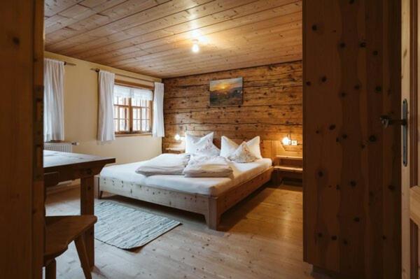 Naze'S Hus Mellau Hotell Exteriör bild