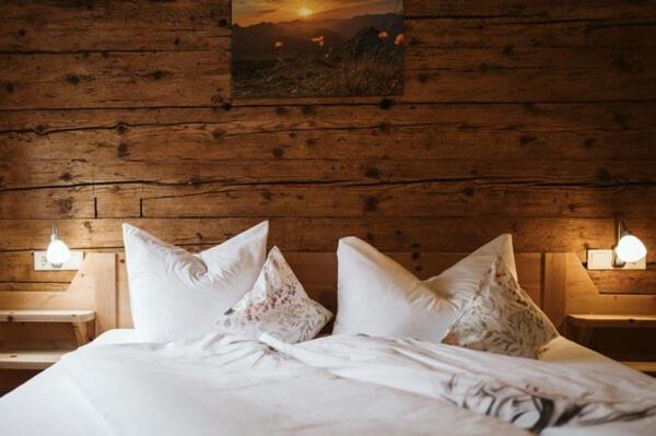 Naze'S Hus Mellau Hotell Exteriör bild