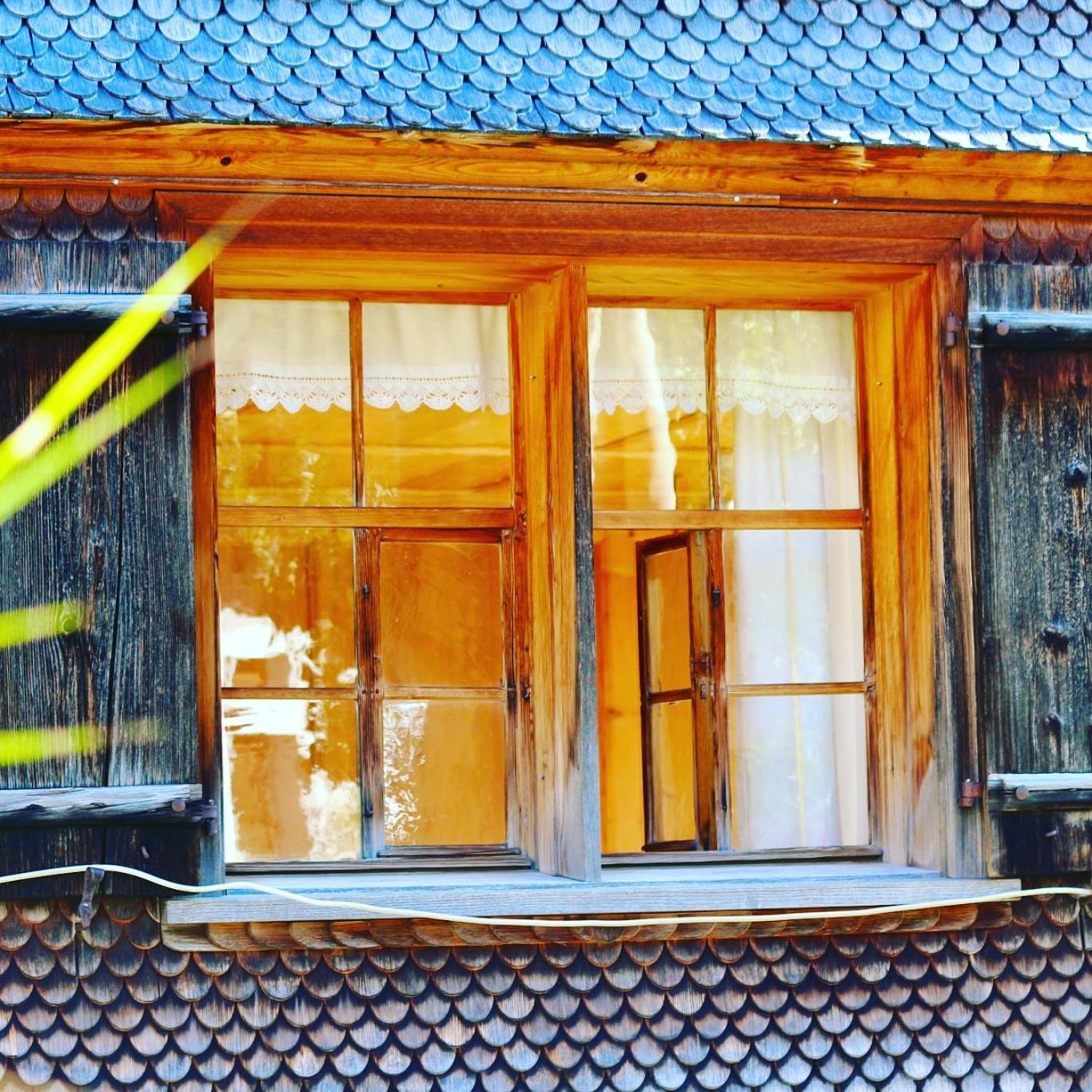 Naze'S Hus Mellau Hotell Exteriör bild